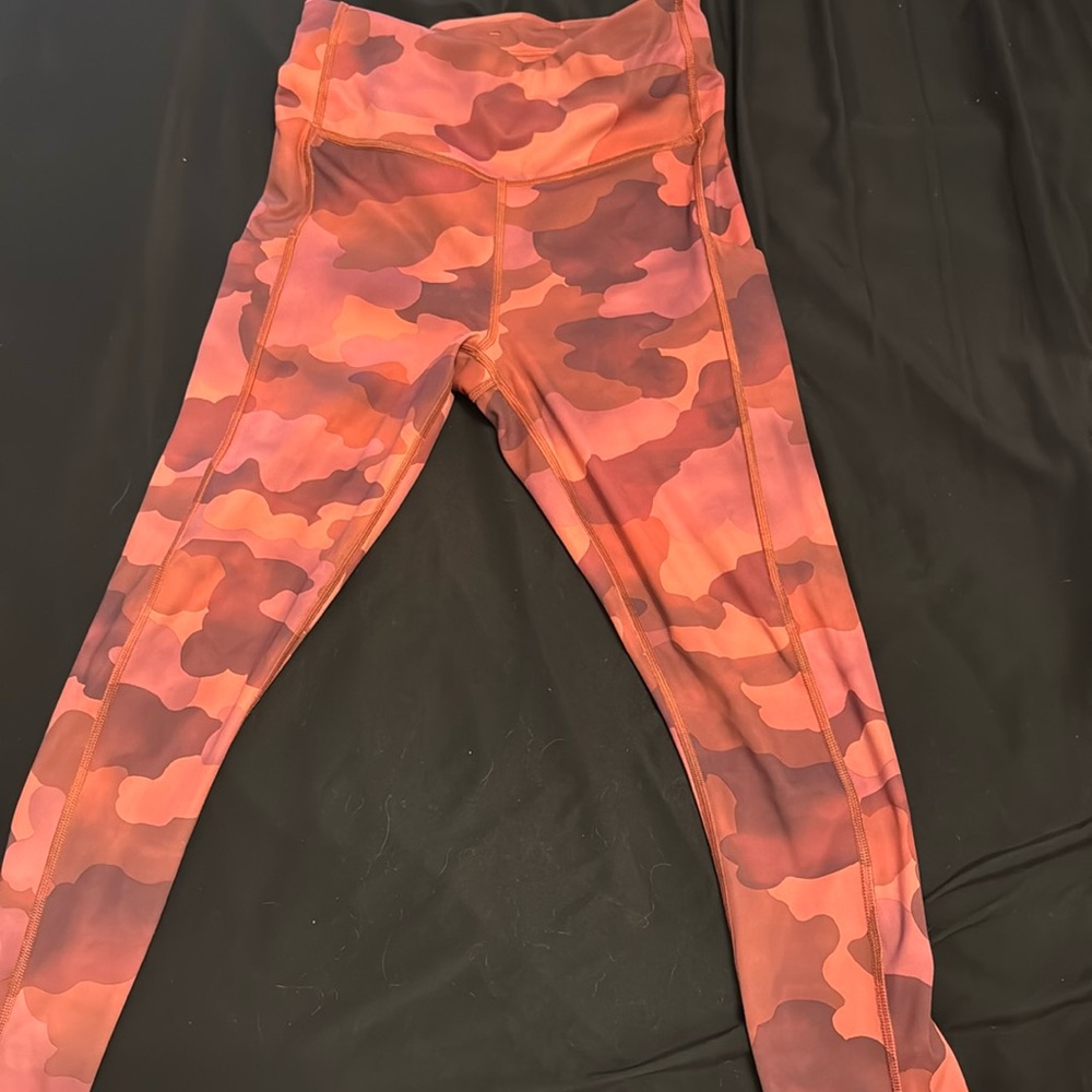 Athleta ultimately stash pocket 7/8 leggings